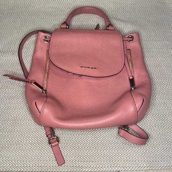 - Michael Kors Large Riley Pebbled Leather Backpack With Matching Wallet - Picture 2 of 15